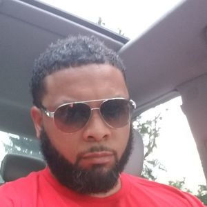 Meet your Posher, Derrick